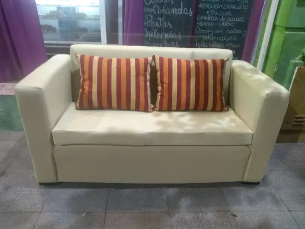 Sillón 2 cuerpos Crema, foto real