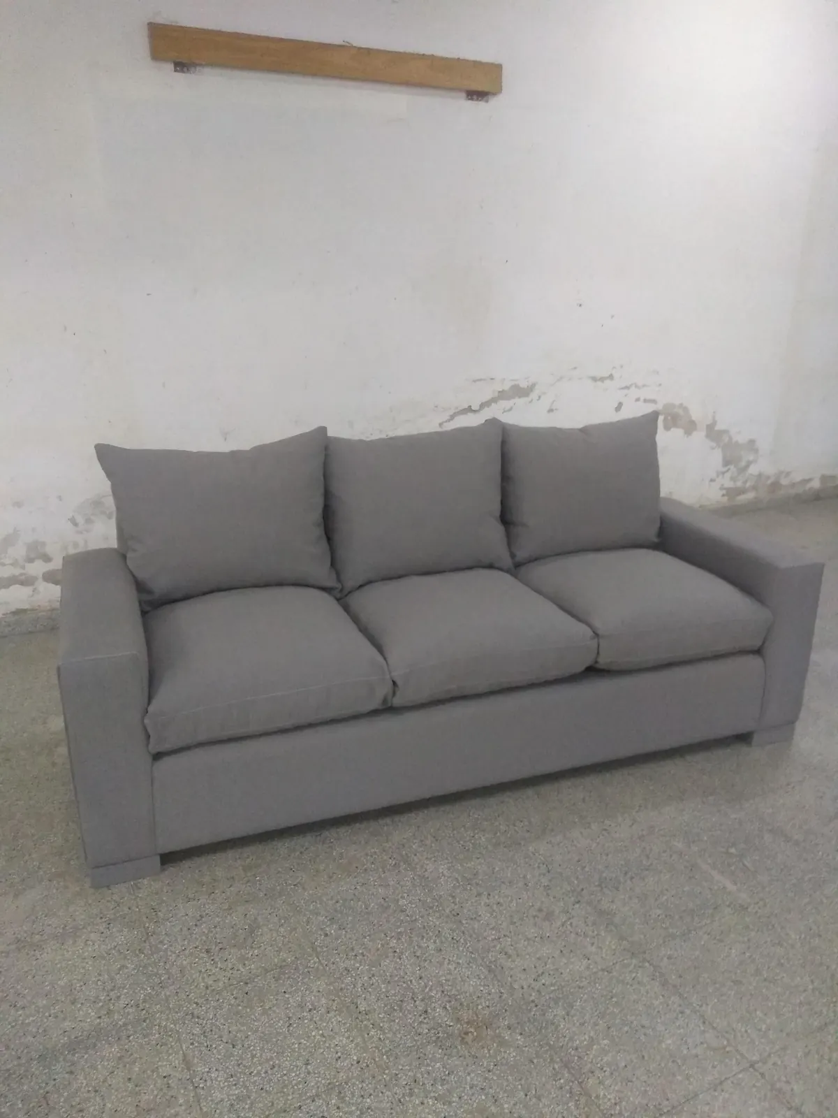 Sillón 3 cuerpos Gris, foto real